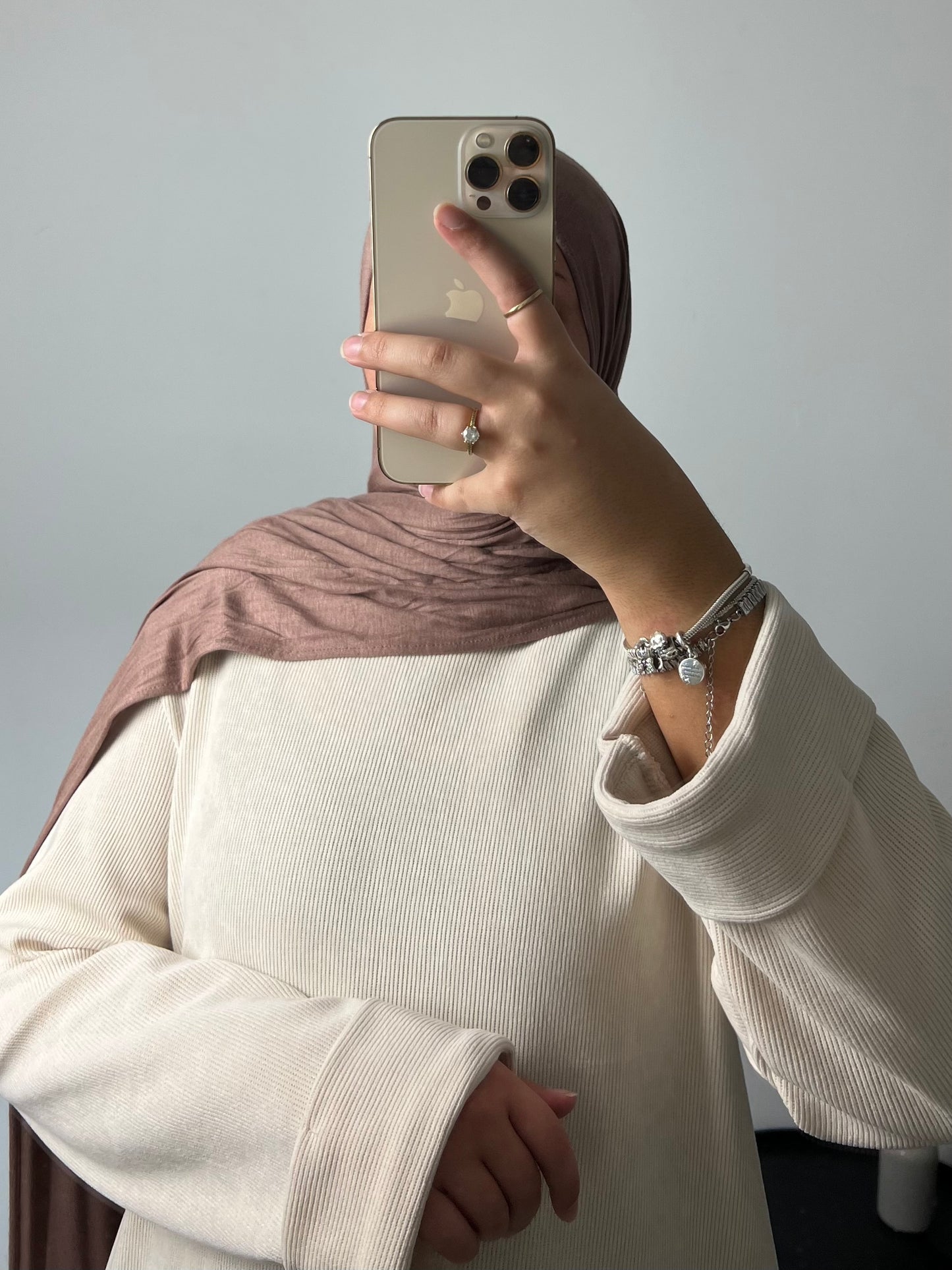 Inez Abaya Beige